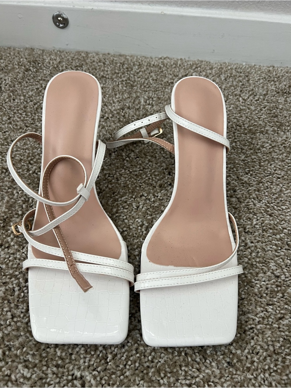 White Croc Strappy Square Toe Kitten Heel Sandals Size 9